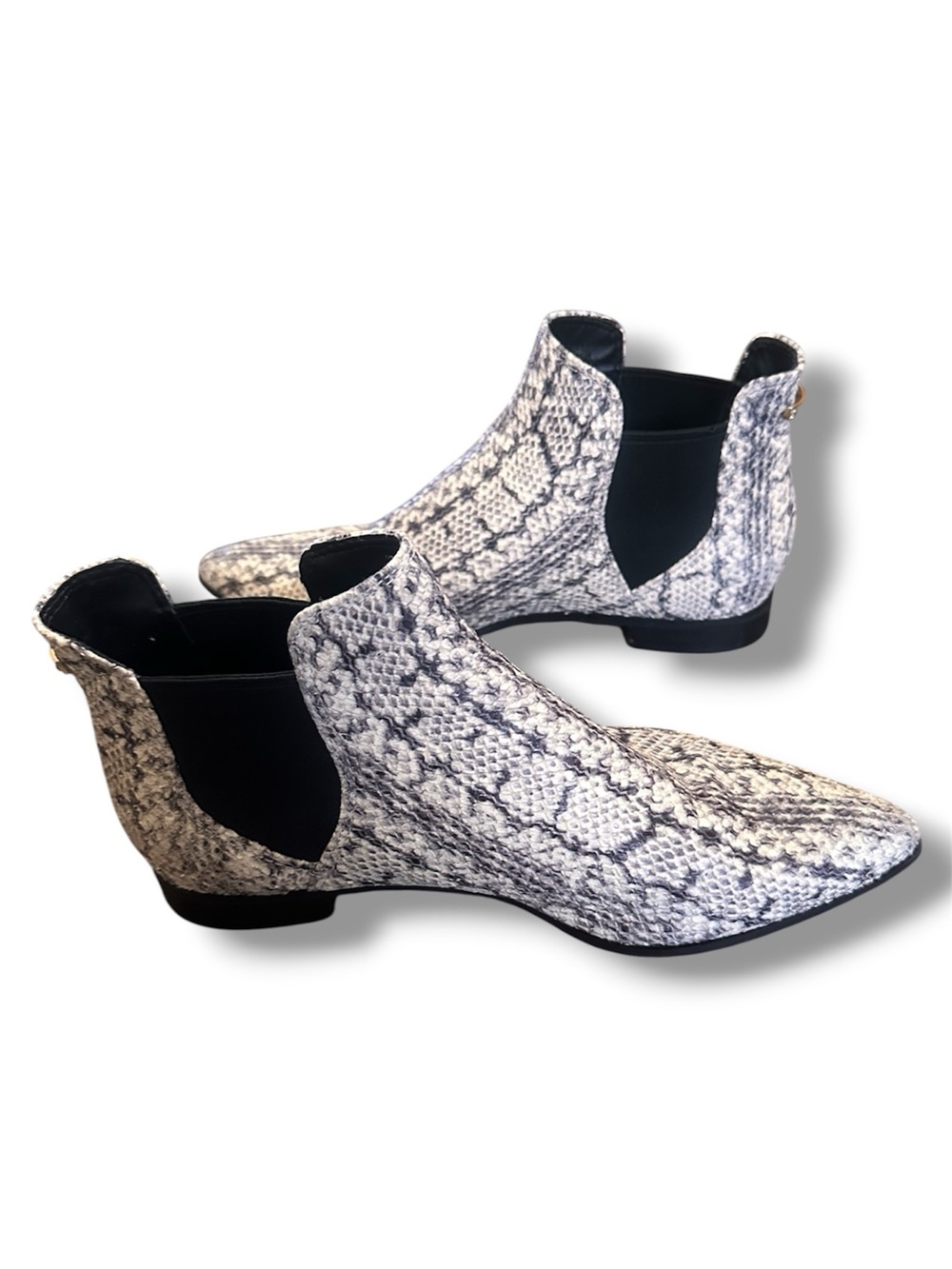 EUC Cole Haan “Hara” Pointed Toe Snakeskin Print Chelsea Ankle Booties Size 8.5 - Picture 3 of 10
